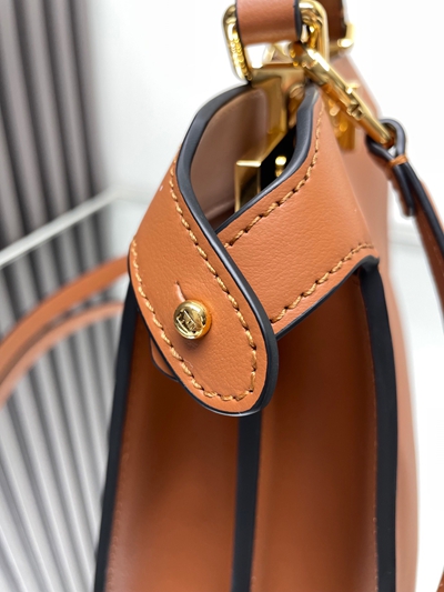 フェンディバッグ細部ディテール